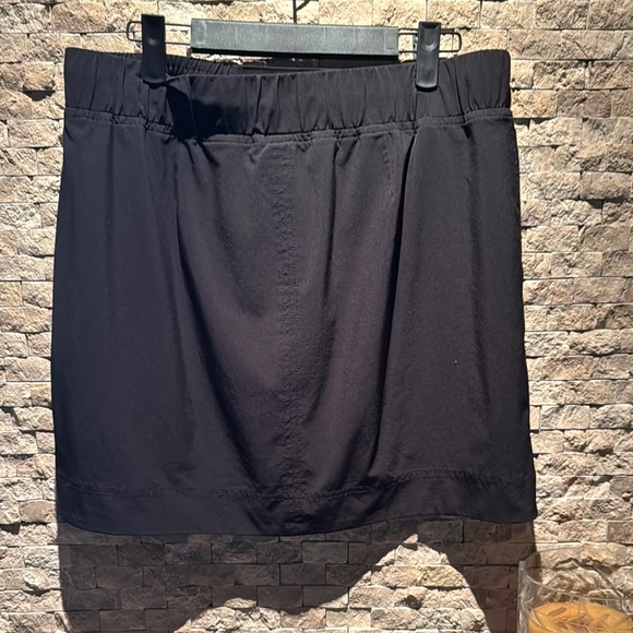 J. Jill Black Fit Skort - Picture 2 of 4